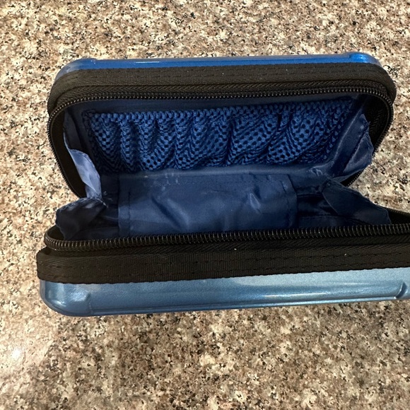 Rimowa blue cosmetic case like new - Picture 5 of 8